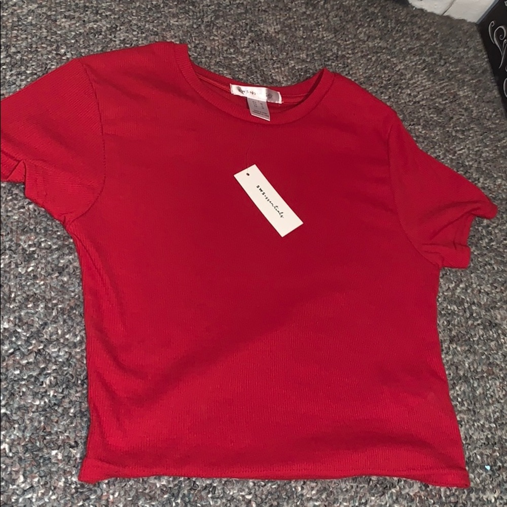 plain red shirt (cropped)